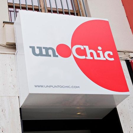 Hospedium Hostal Un Punto Chic Хуеска Екстериор снимка