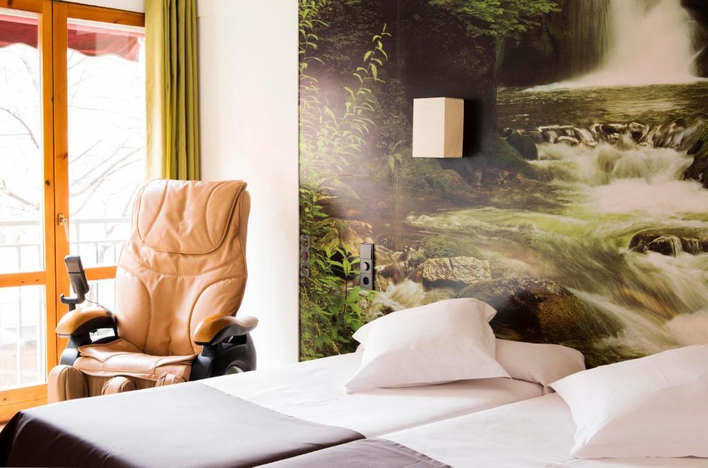 Hospedium Hostal Un Punto Chic Хуеска Екстериор снимка